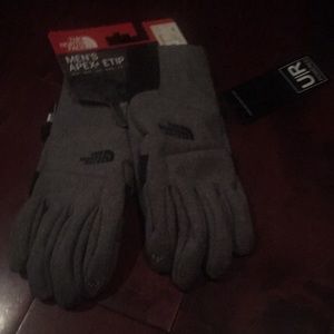 North face gives brand new with tags